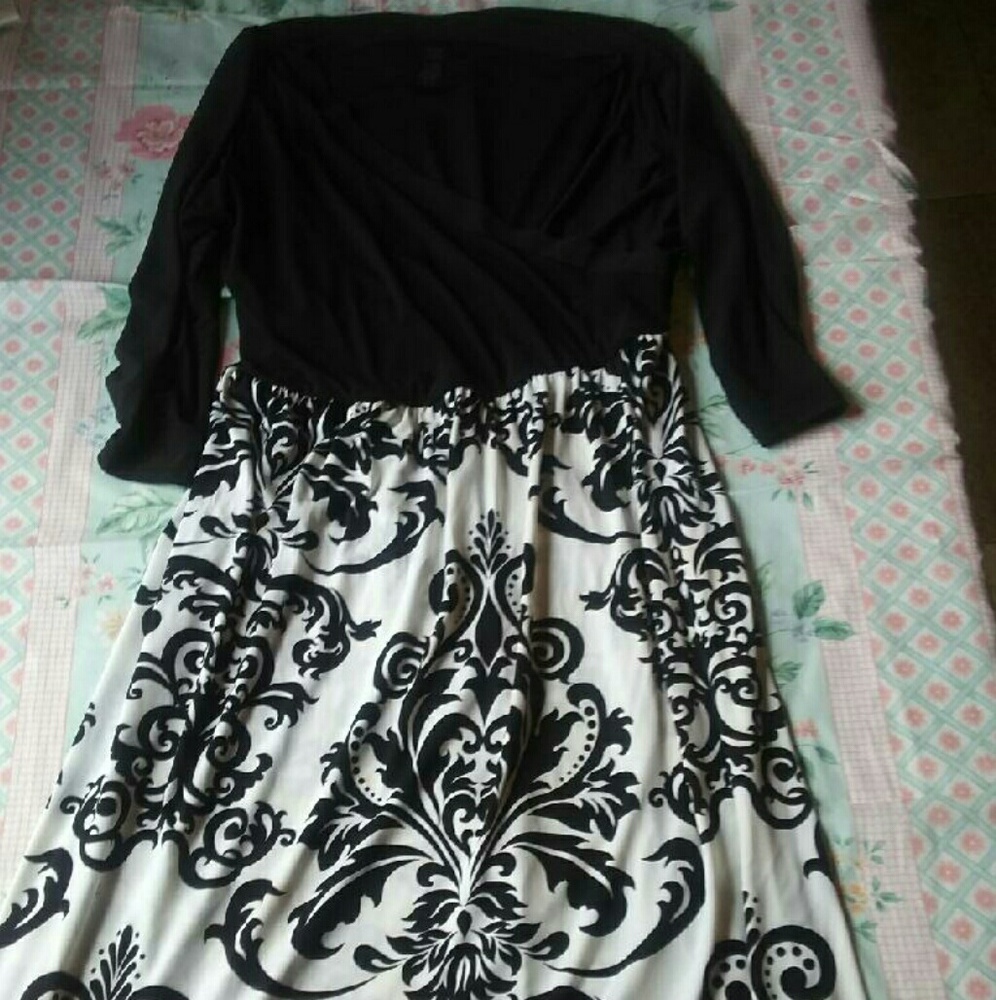 A black and white Ashely Stewart dress